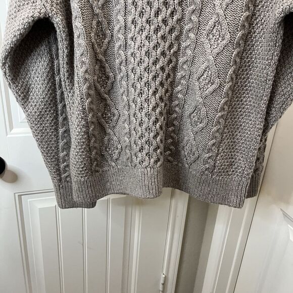 Giordano Tan Fisherman Cable Knit Chunky Sweater Long Sleeves Womens Size XL - Picture 8 of 9